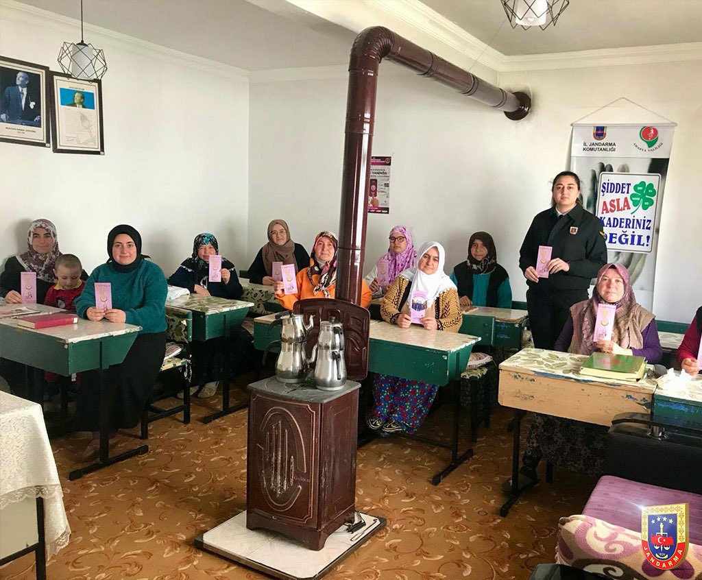 Kırsalda Yaşayan Kadınlara KADES Eğitimi Verildi
