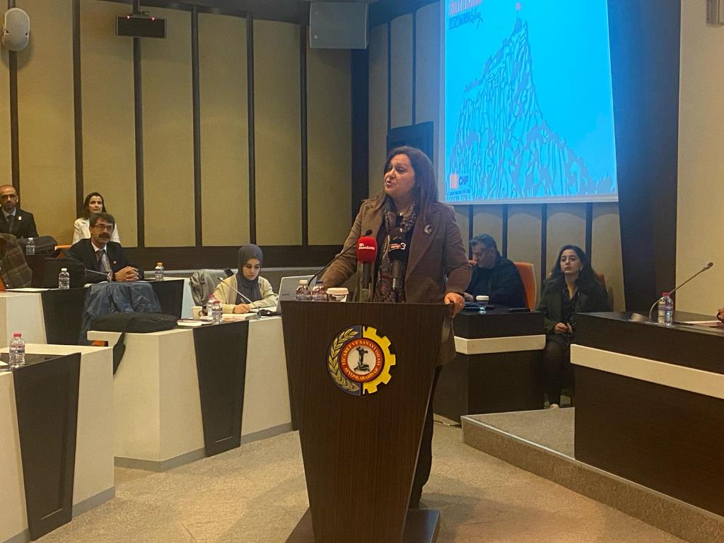 BURCU KÖKSAL PROJELERİNİ SIRALADI