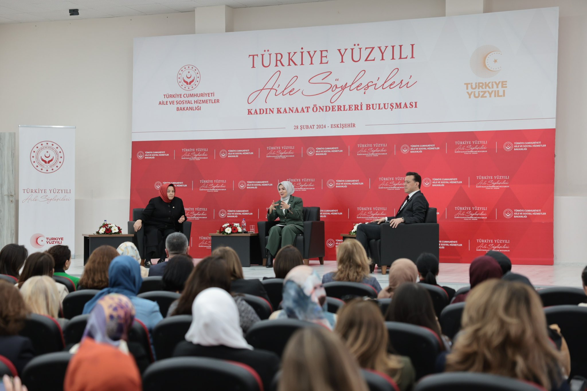 Afyonlu Bakan Göktaş Eskişehir'de Programlara Katıldı