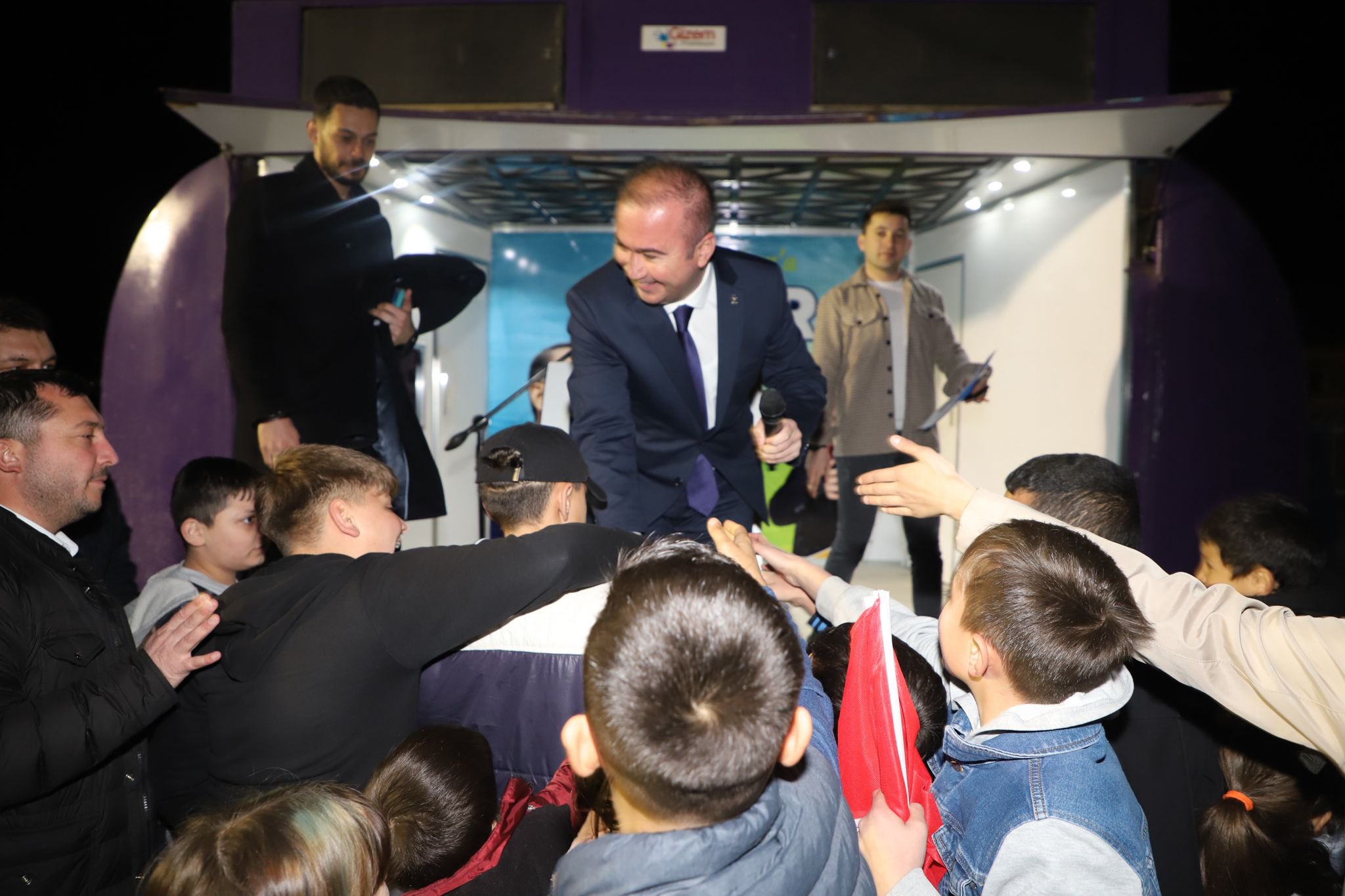 Uluçay, Mahalle Mitinglerine Ataköy'den Başladı