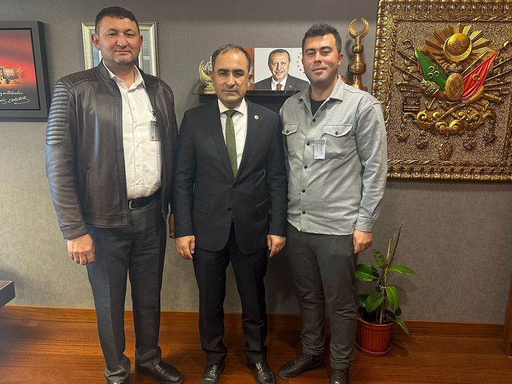 AK Parti Afyonkarahisar Milletvekili Hasan Arslan, Ekinova Köyü Muhtarı Abdullah Karabulut ve Hemşehrimizi Mecliste Ağırladı
