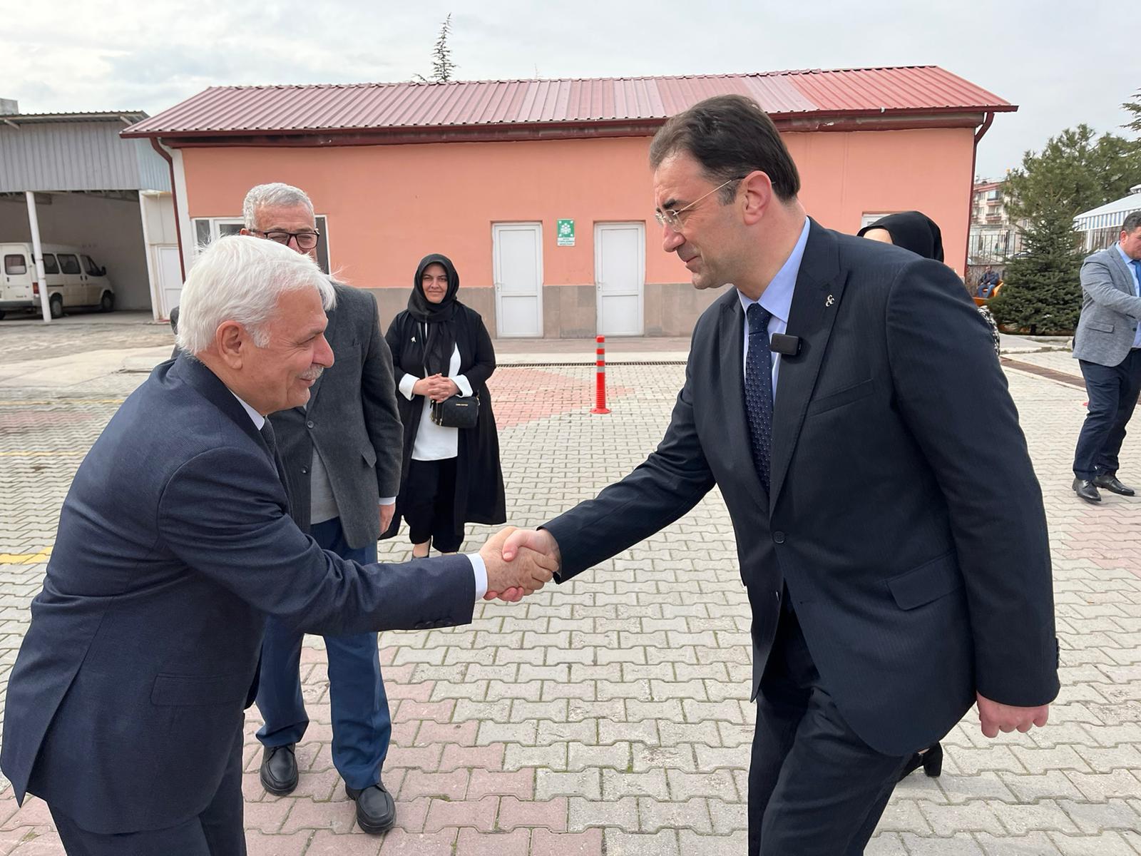 MHP'li Küçükkurt Kurum Ziyaretleri Gerçekleştiriyor