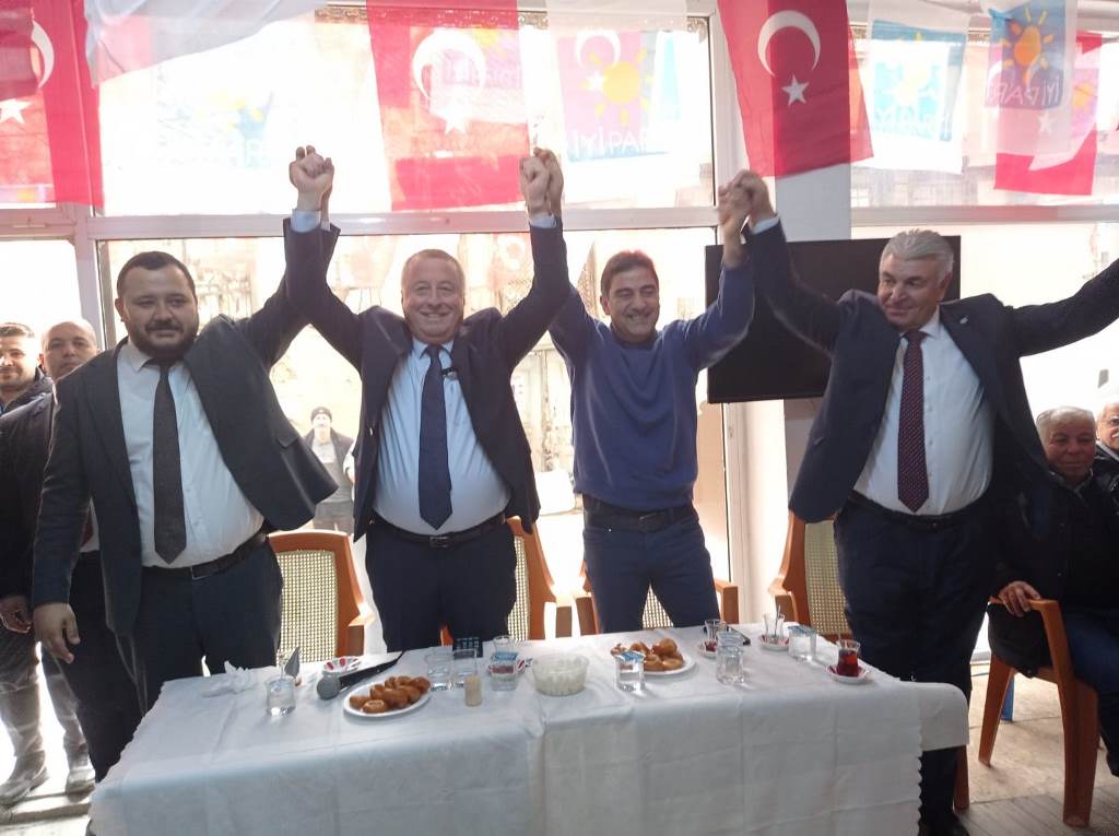  İYİ PARTİ'DEN ÜLKÜCÜ ŞEHİTLER ANISINA MEVLİD-İ ŞERİF