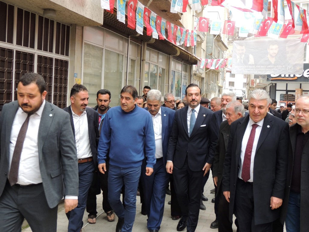  İYİ PARTİ'DEN ÜLKÜCÜ ŞEHİTLER ANISINA MEVLİD-İ ŞERİF