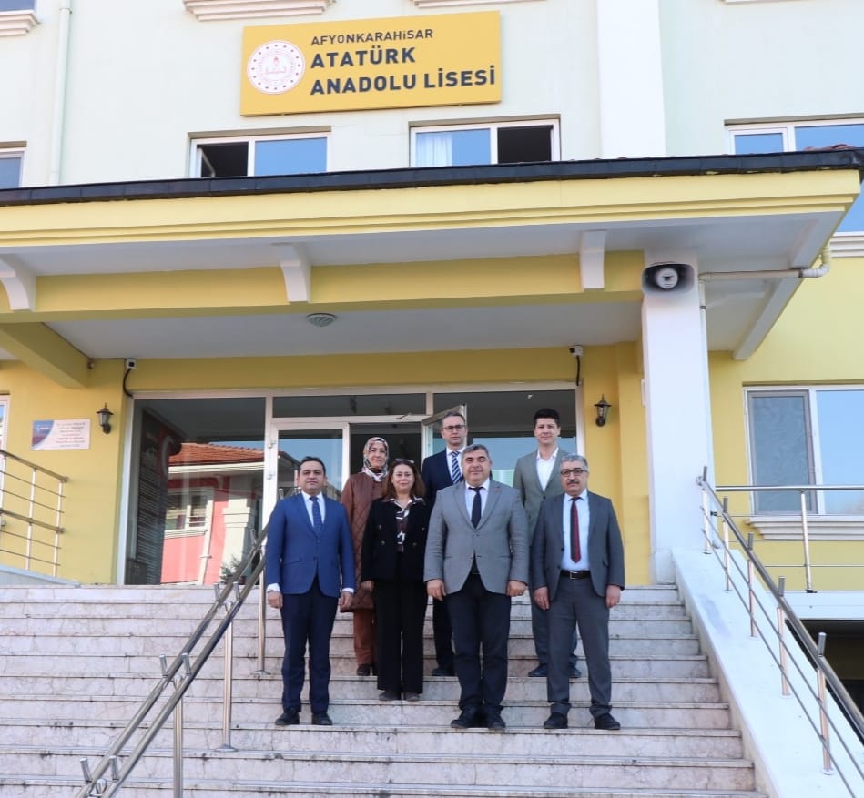 İl Milli Eğitim Müdürü Miraç Sünnetçi, Milli Savunma Üniversitesi Sınavına Girecek Öğrencilere Moral Verdi