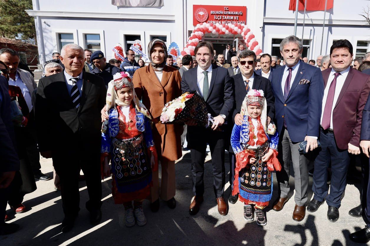 AFYON'A YENİ HİZMET BİNASI BAKAN YARDIMCISI BAĞCI'NIN KATILIMI İLE AÇILDI