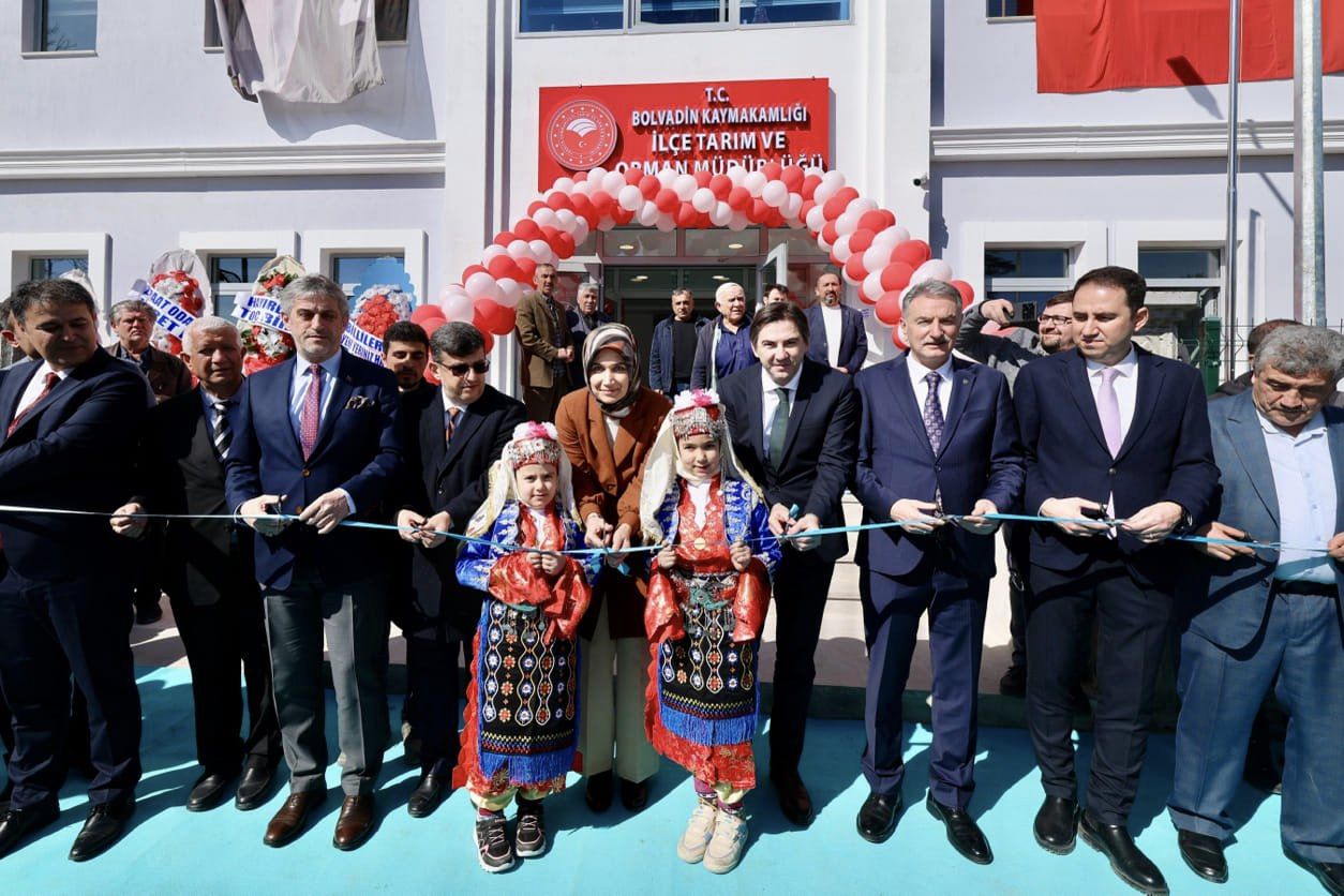 AFYON'A YENİ HİZMET BİNASI BAKAN YARDIMCISI BAĞCI'NIN KATILIMI İLE AÇILDI