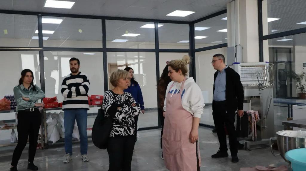 Şube Başkanı Akgül'den kadın kültür evine ziyaret
