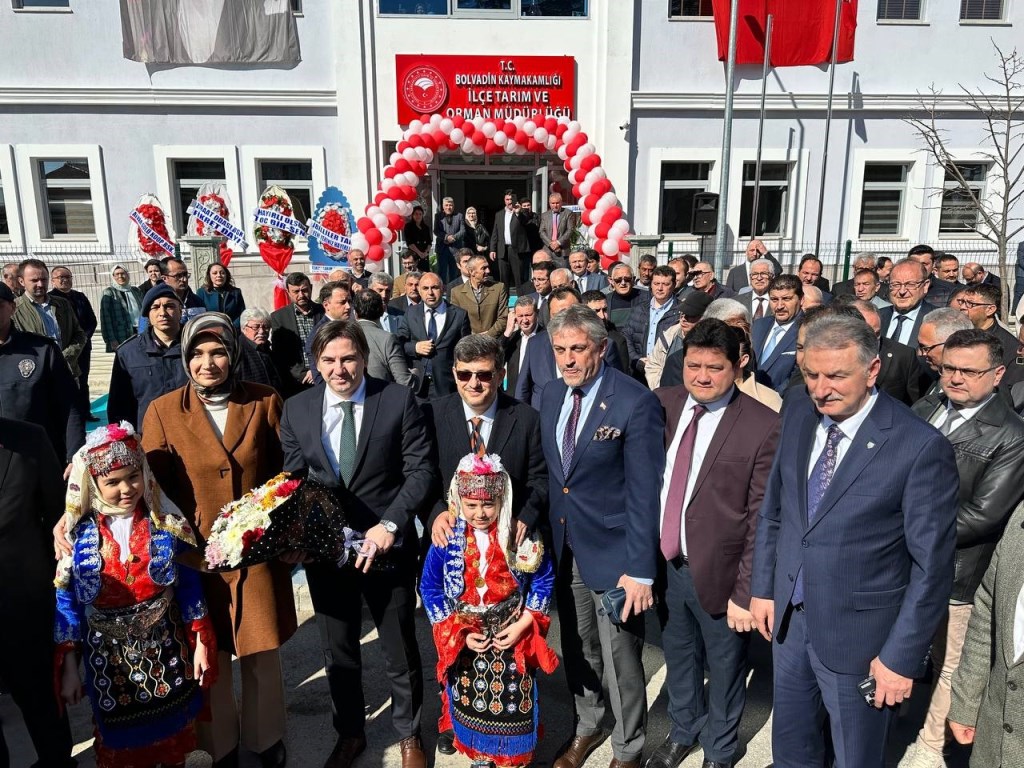"ÜRETİCİLERİMİZİN ÜRÜNLERİ İLE TÜKETİCİLERİMİZE DE DOKUNUYORUZ"