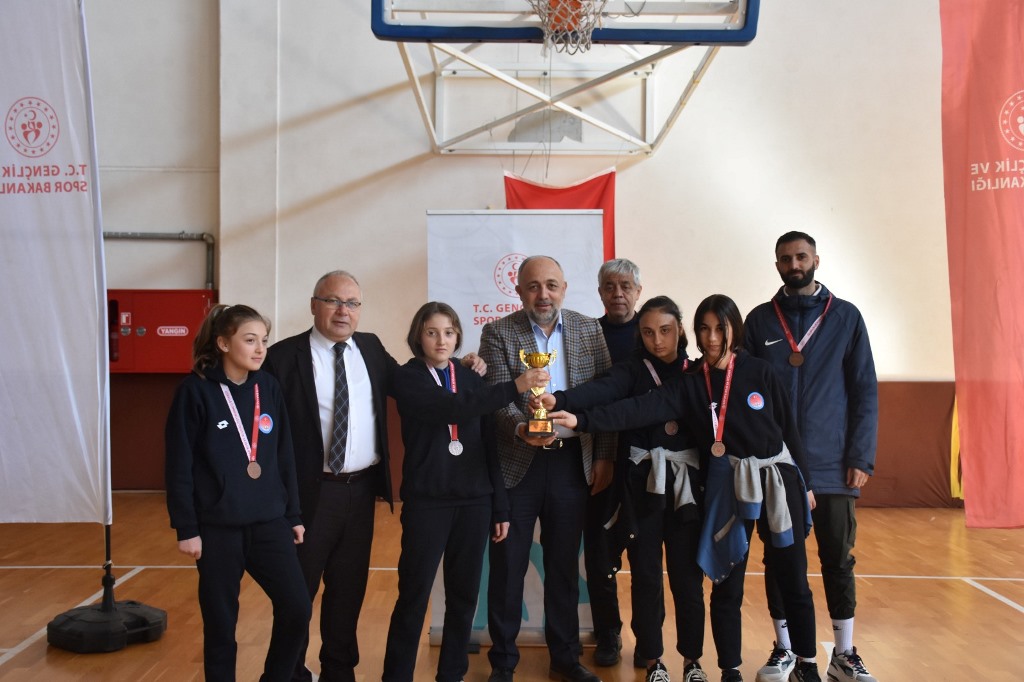 3X3 YILDIZ KIZLAR BASKETBOL MÜSABAKALARI TAMAMLANDI