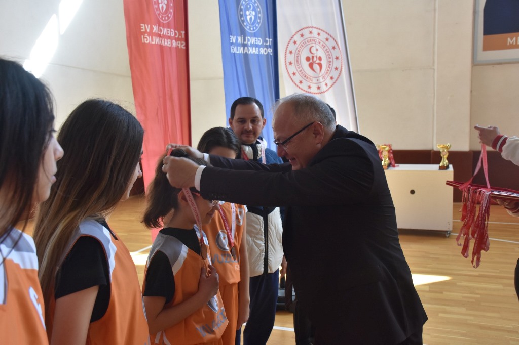 3X3 YILDIZ KIZLAR BASKETBOL MÜSABAKALARI TAMAMLANDI