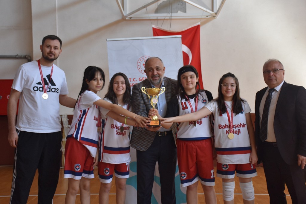 3X3 YILDIZ KIZLAR BASKETBOL MÜSABAKALARI TAMAMLANDI