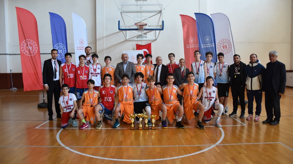 3X3 YILDIZ ERKEKLER BASKETBOL MÜSABAKALARI TAMAMLANDI