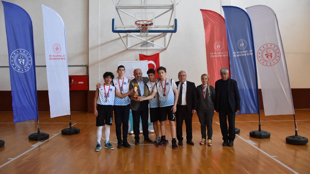3X3 YILDIZ ERKEKLER BASKETBOL MÜSABAKALARI TAMAMLANDI
