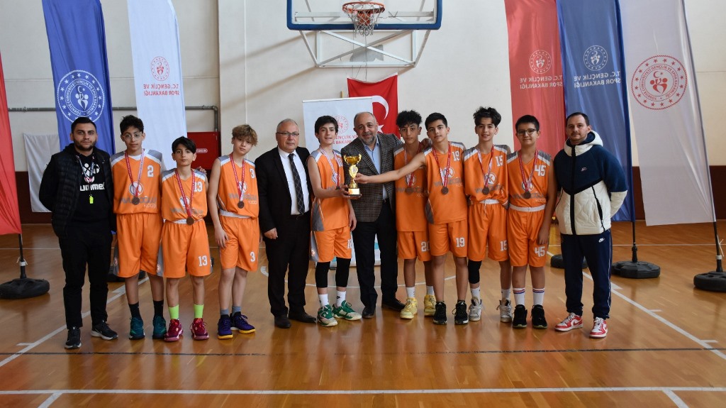 3X3 YILDIZ ERKEKLER BASKETBOL MÜSABAKALARI TAMAMLANDI