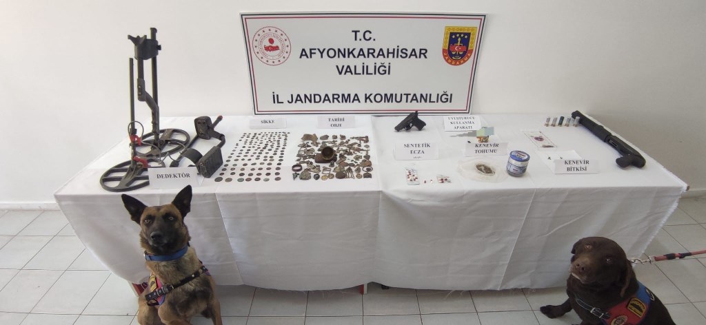 ŞUHUT’TA 313 ADET TARİHİ ESER ELE GEÇİRİLDİ