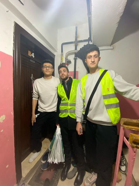 AK PARTİ AFYON GENÇLİK KOLLARI, GENÇ SEÇMENLERLE BULUŞUYOR"