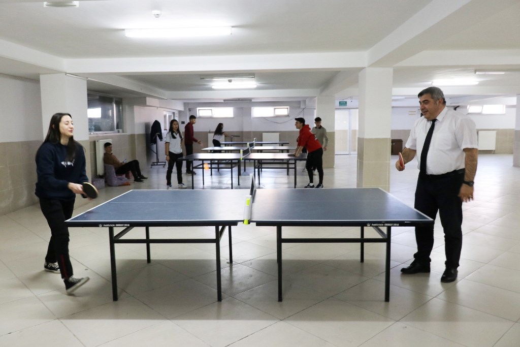 SÜNNETCİ, MSÜ SINAVINA GİRECEK ÖĞRENCİLERLE BULUŞTU