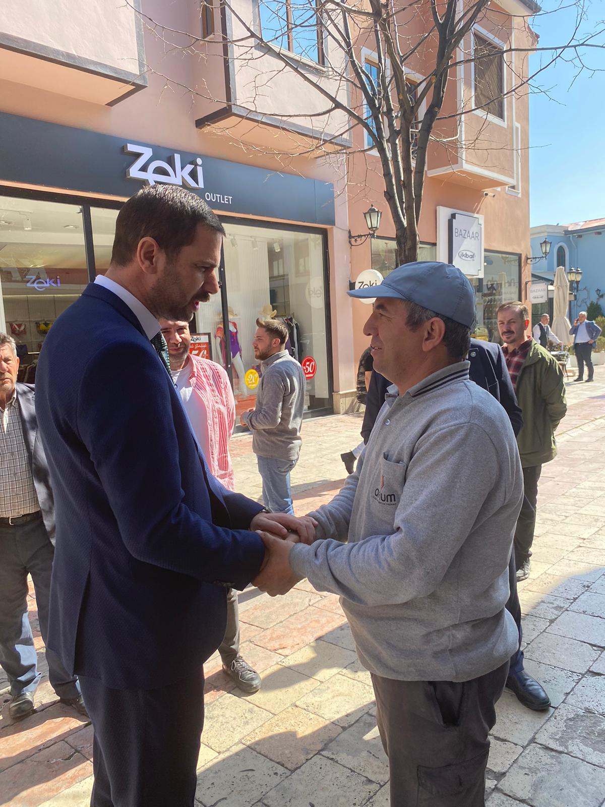 ALPER YAĞCI, ALIŞVERİŞ MERKEZİNDEN KONUTLARA SEÇİM MARATONUNDA