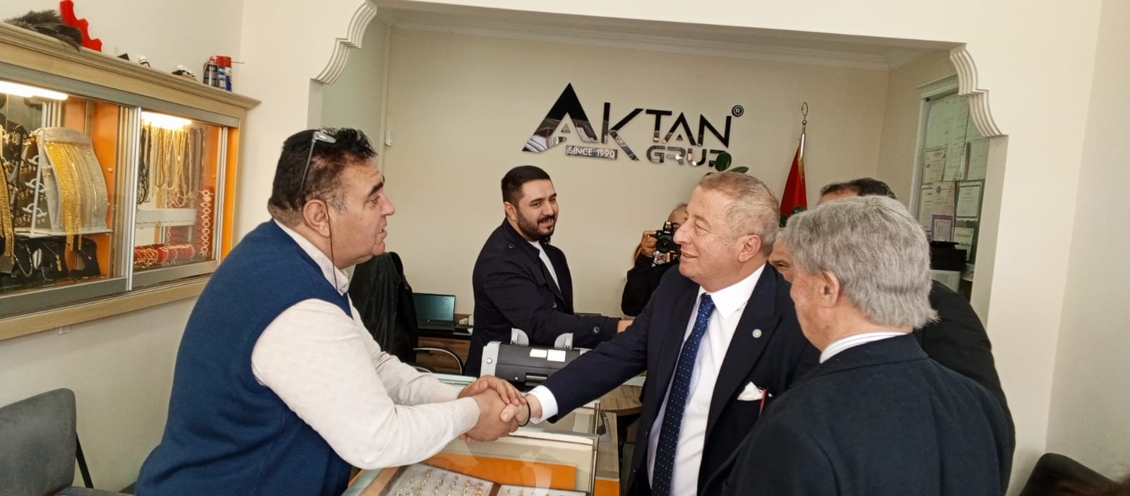 İYİ Parti  Milletvekili Olgun'dan Bayat'a söz