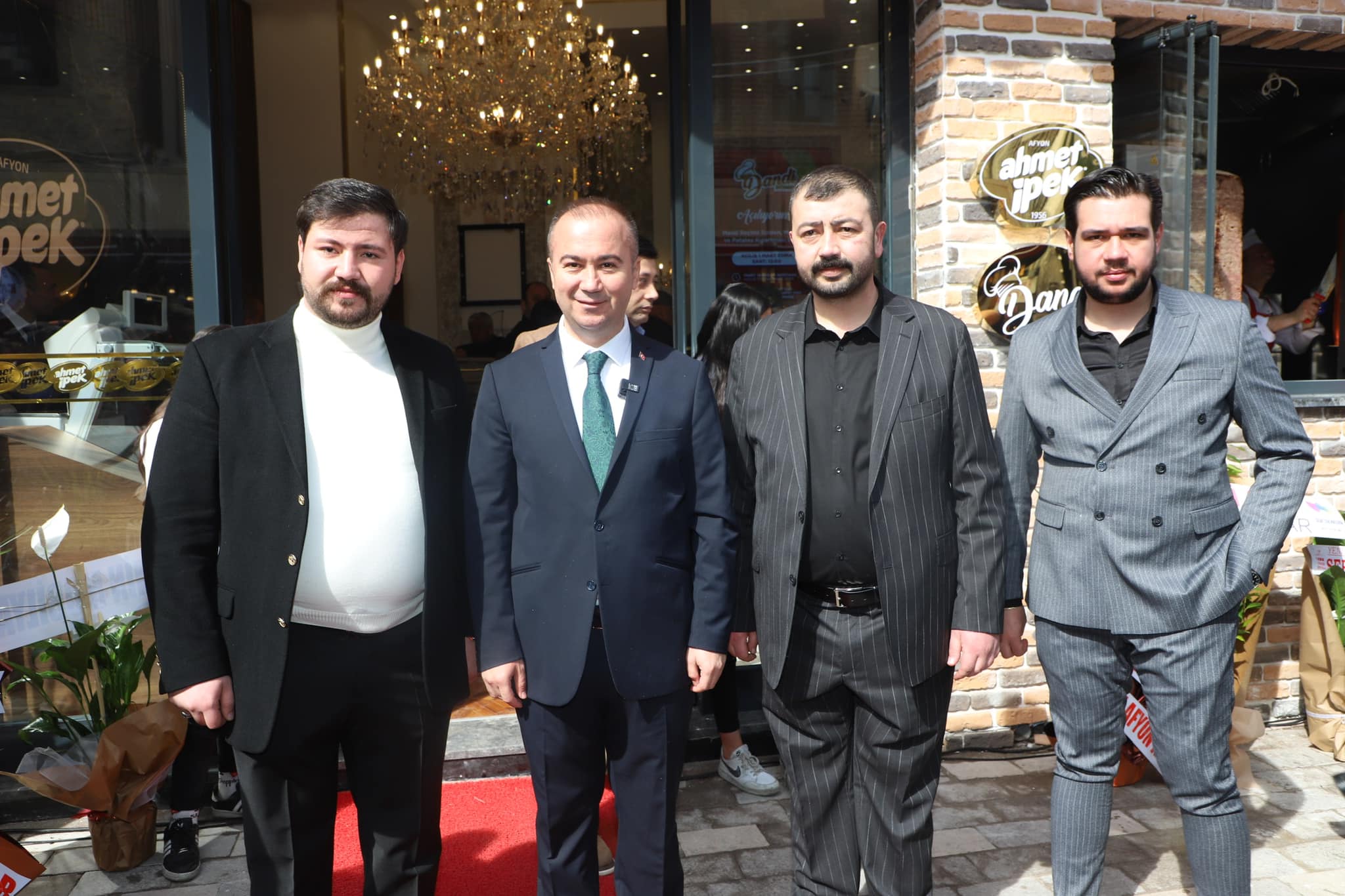 ULUÇAY  AÇILIŞA KATILDI TEZGAHIN BAŞINA GEÇTİ DÖNER KESTİ