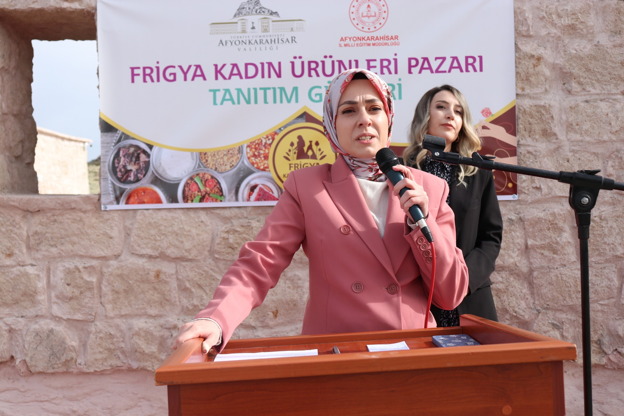 Müdür Sünnetçi Frigya Kadın Ürünleri Pazar Yeri Tanıtım Günleri Programına Katıldı
