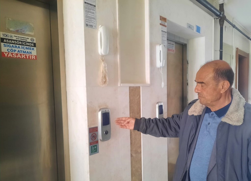 ASANSÖR HIRSIZLARININ MAĞDURU OLDU!