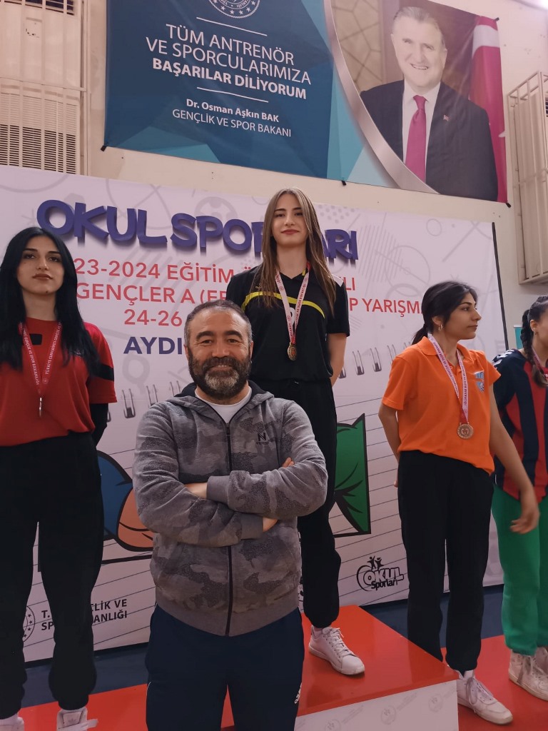 AFYON'LU BİLEK GÜREŞÇİLERİ BÖLGE BİRİNCİSİ VE İKİNCİSİ OLDU