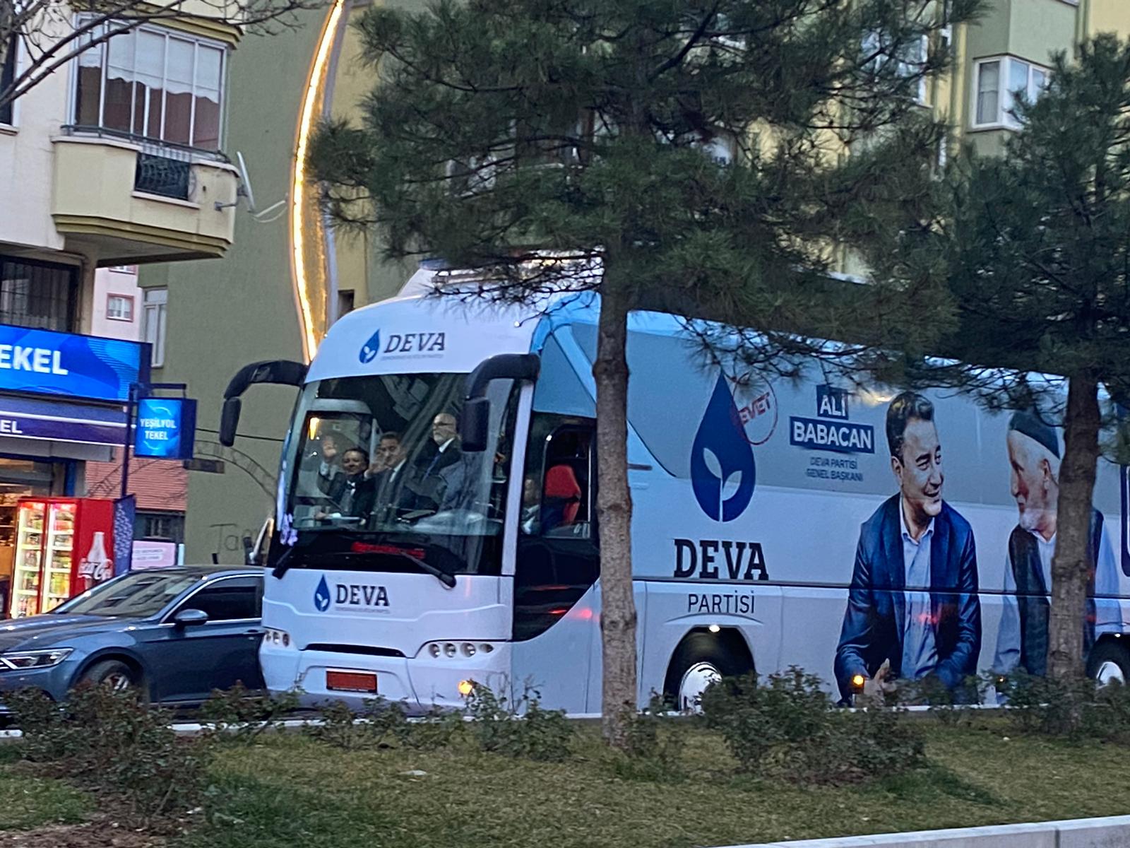 Deva Partisi Lideri Ali Babacan,  Yeşilyol'da halkı selamladı