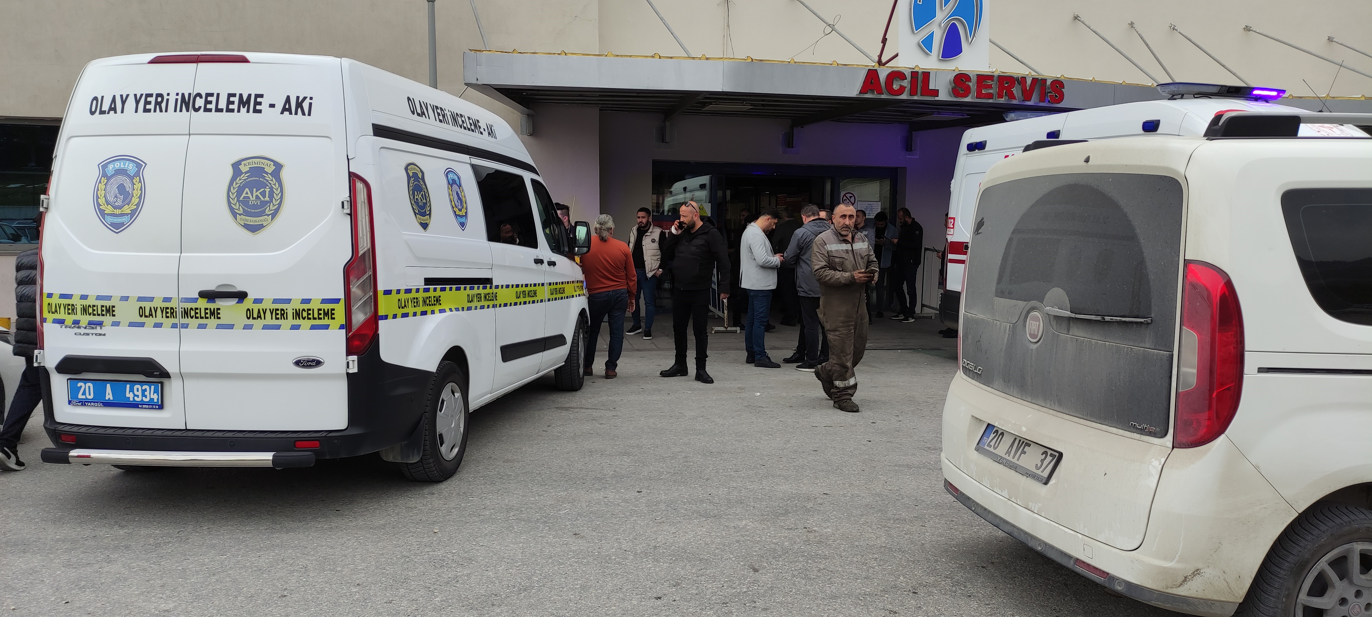 Hastane Kafeteryasında Silahlı Saldırı!  İlk Belirlemelere Göre 2'si Ağır 7 Kişi Yaralı