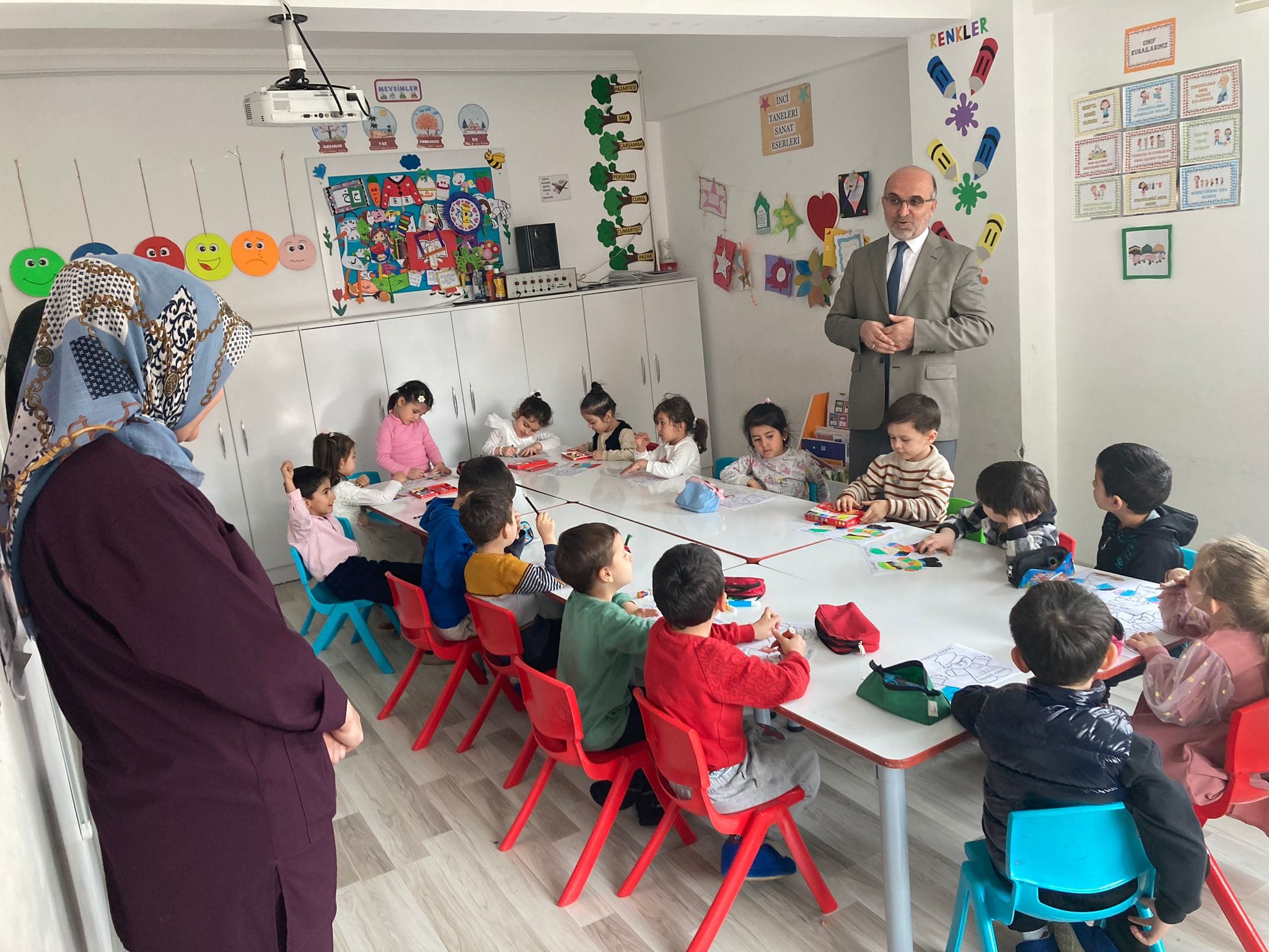 Kur'an Kursu Miniklerinden Anlamlı Bağış