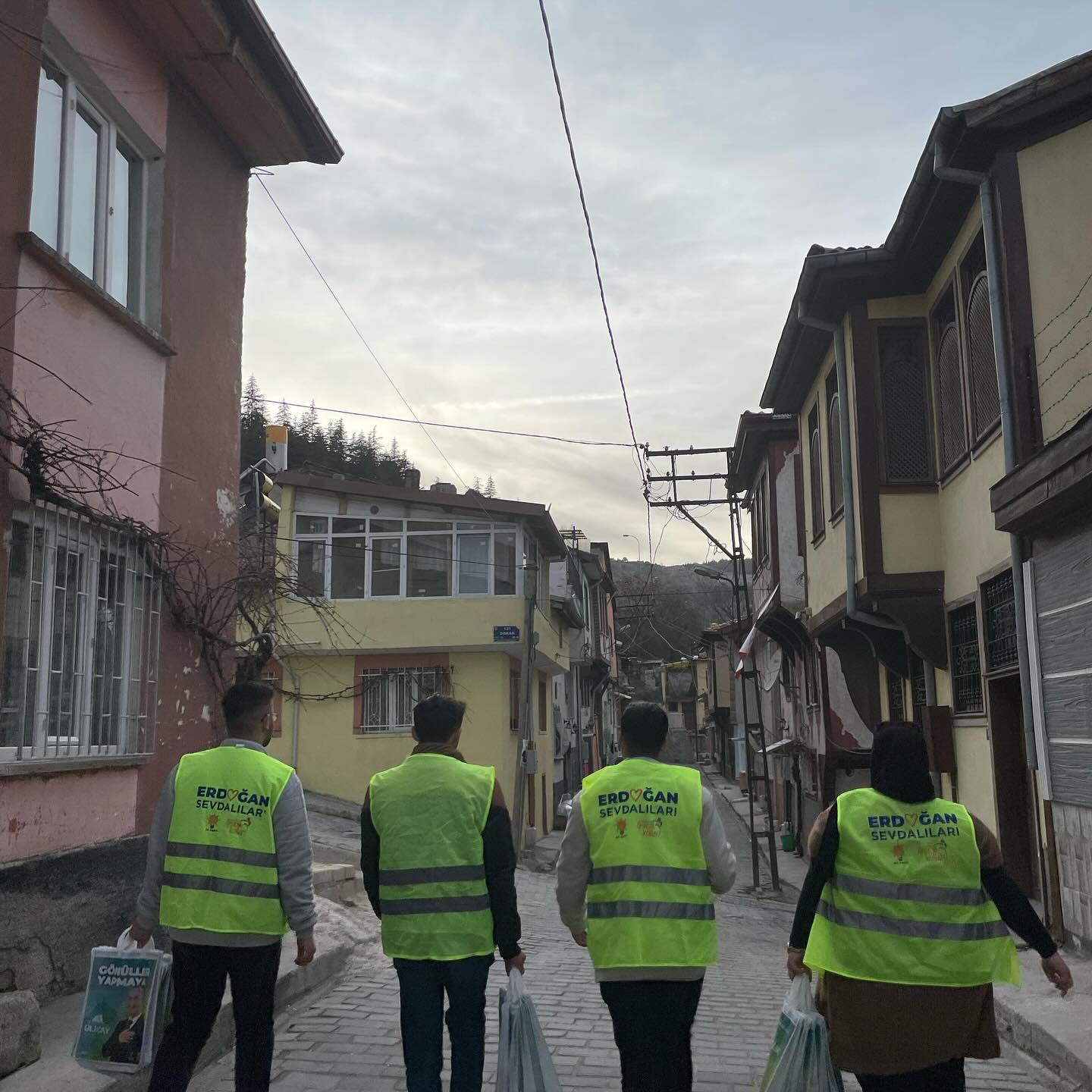 AK Gençlik Sahada