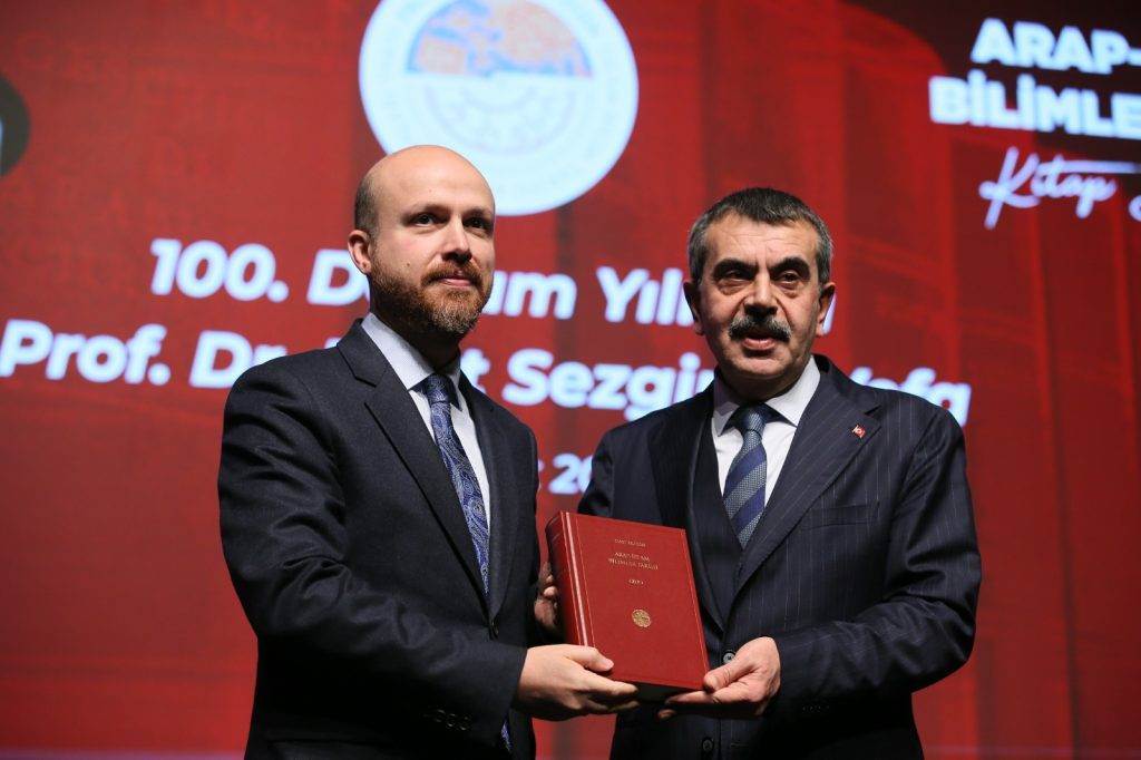 "ARAP-İSLAM BİLİMLER TARİHİ" ESERİNİN TANITIM TOPLANTISI YAPILDI