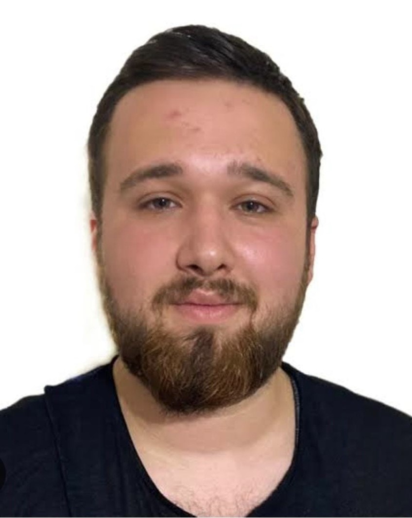 Genç Adam Kalbine Yenik Düştü