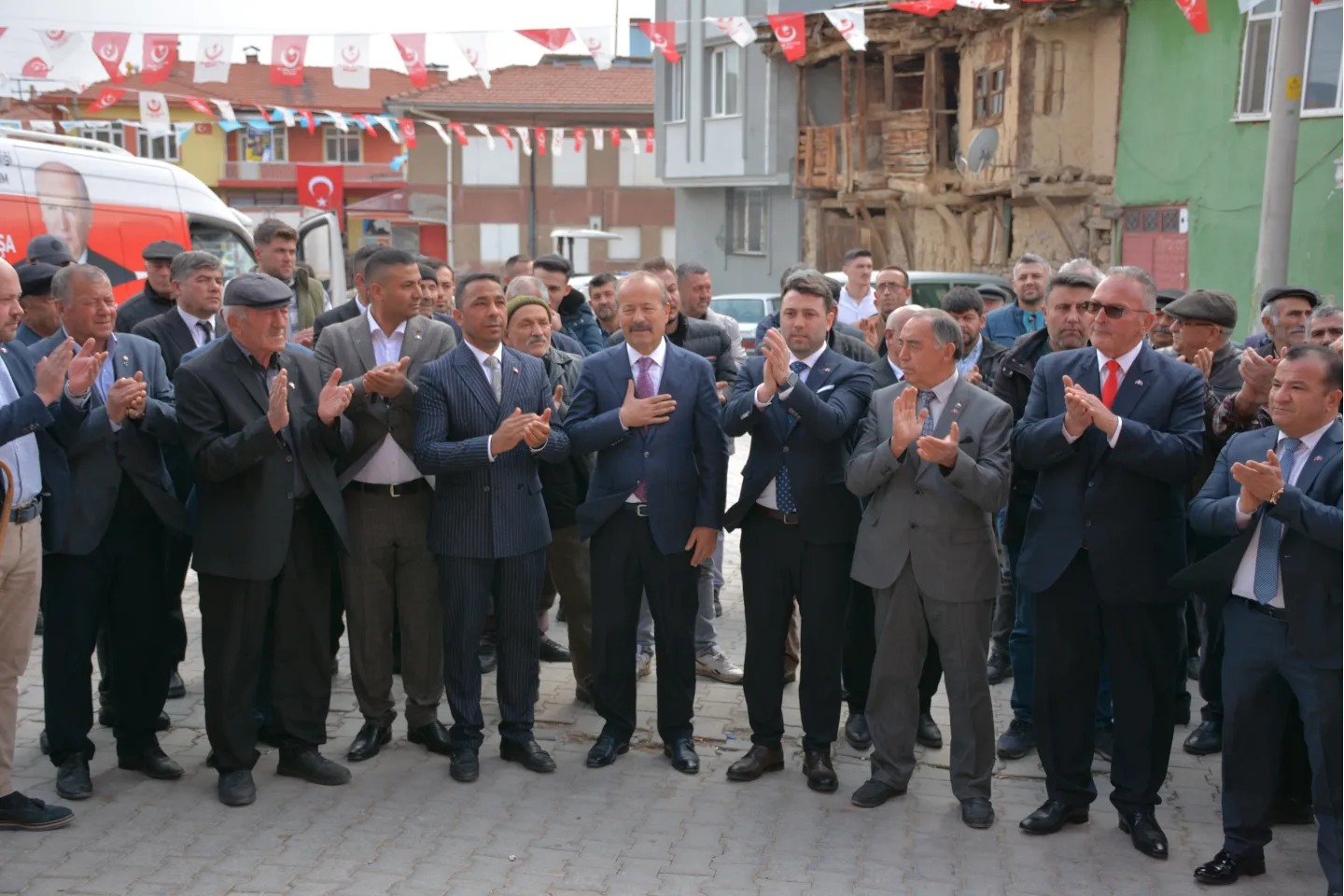 TAYTAK, “BAŞKANLARIMIZ, HERKESİN BELEDİYE BAŞKANI OLACAK”