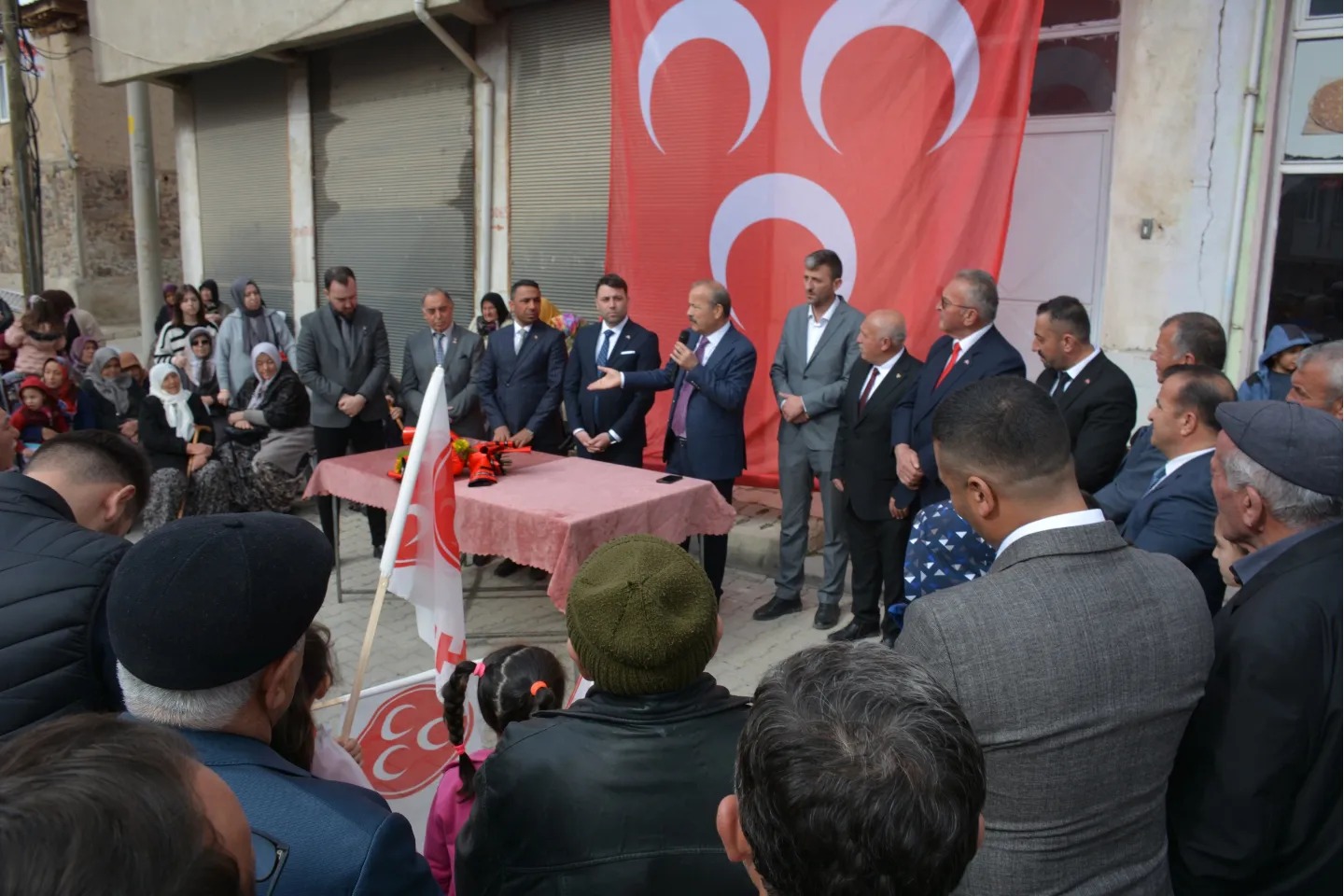 TAYTAK, “BAŞKANLARIMIZ, HERKESİN BELEDİYE BAŞKANI OLACAK”