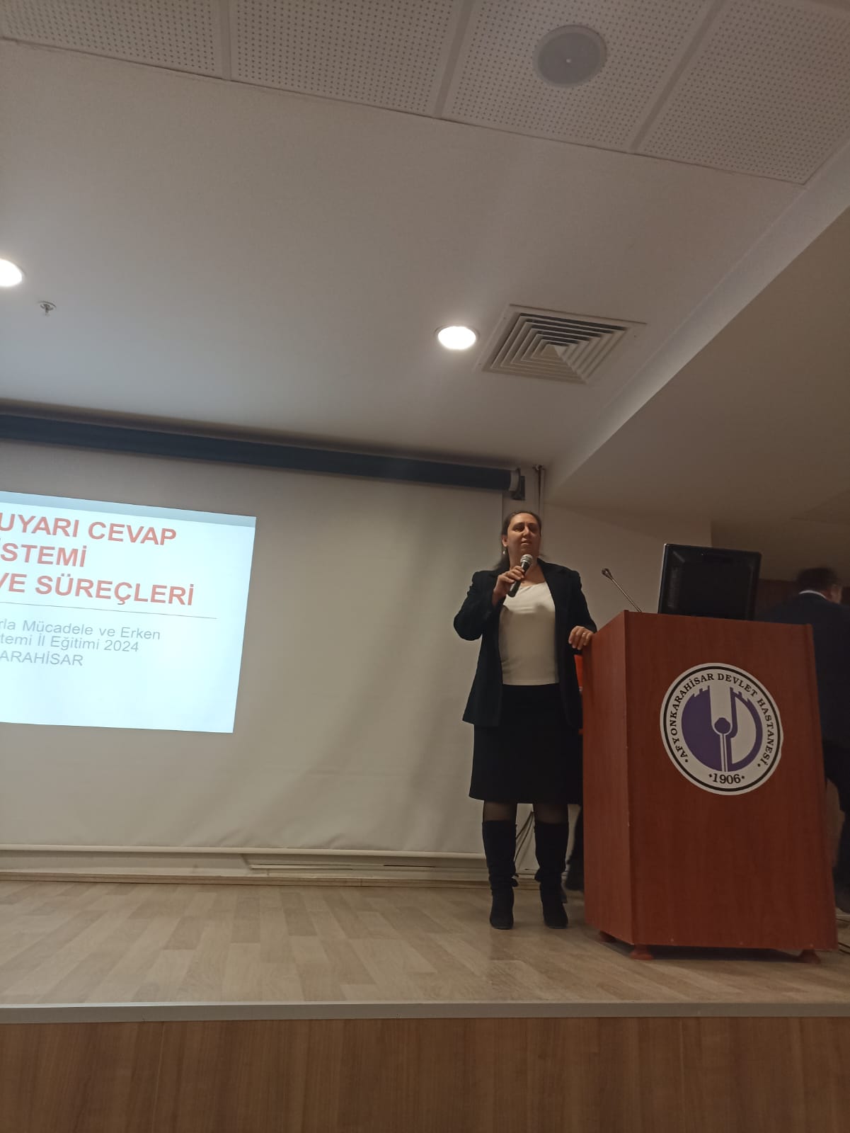 İL SAĞLIK MÜDÜRLÜĞÜNDE HİZMET İÇİ EĞİTİMLER DEVAM EDİYOR