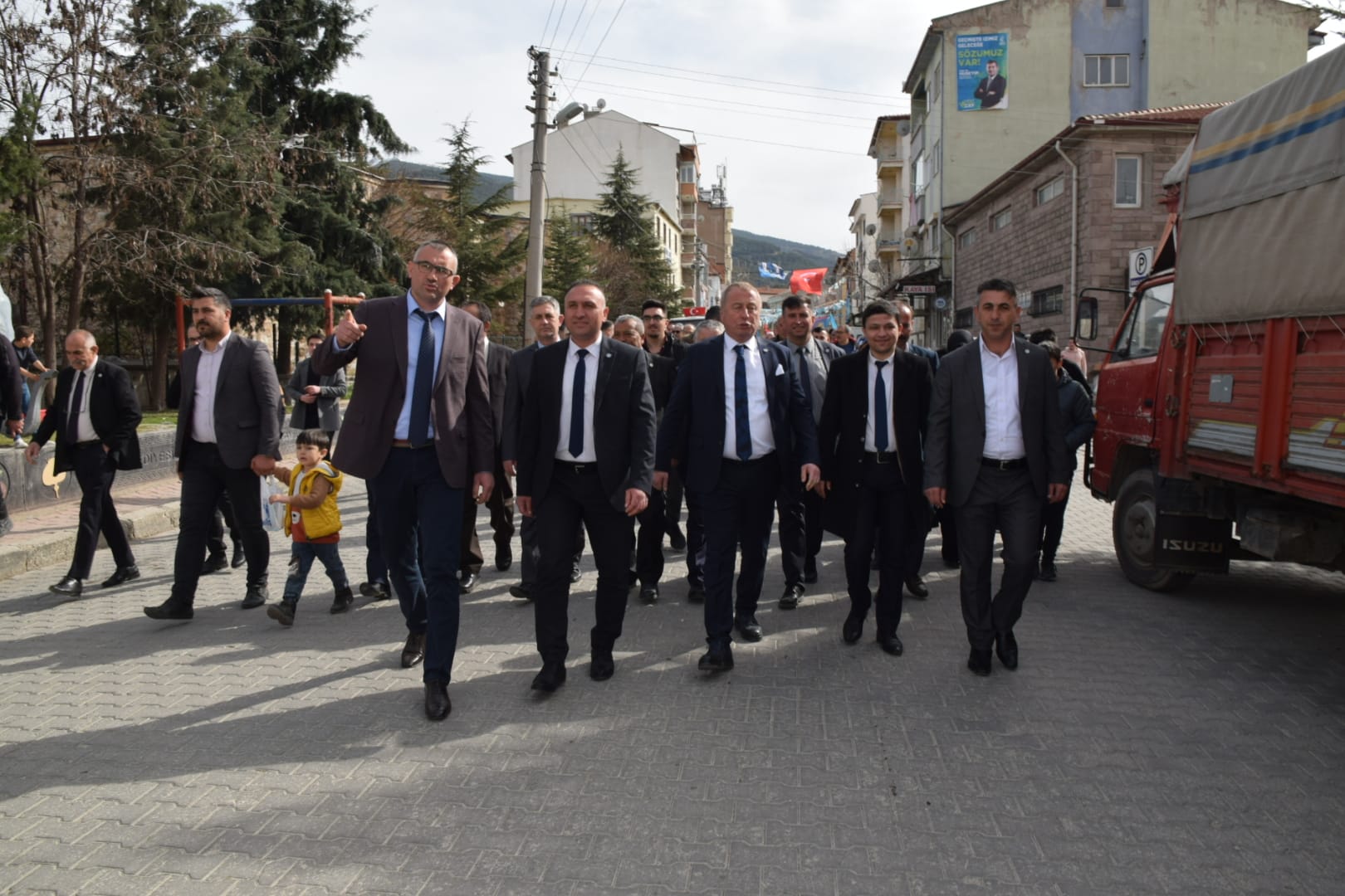 İYİ PARTİ’DEN GÖVDE GÖSTERİSİ