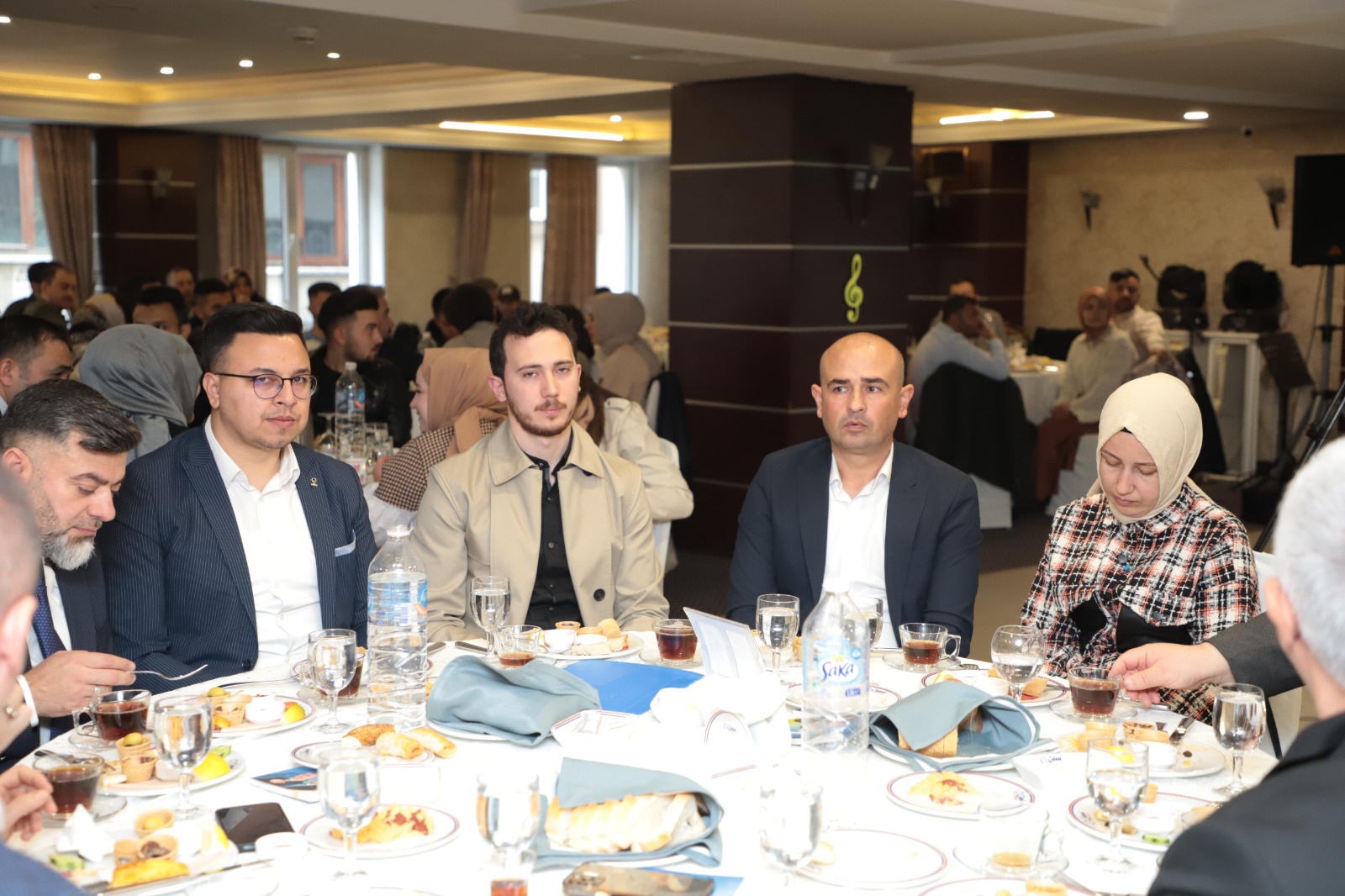 ULUÇAY, “MUHALEFETİN BELEDİYELERİ BORÇ BATAĞINA SÜRÜKLEMEKTEN BAŞKA YAPTIĞI BİR ŞEY YOK”