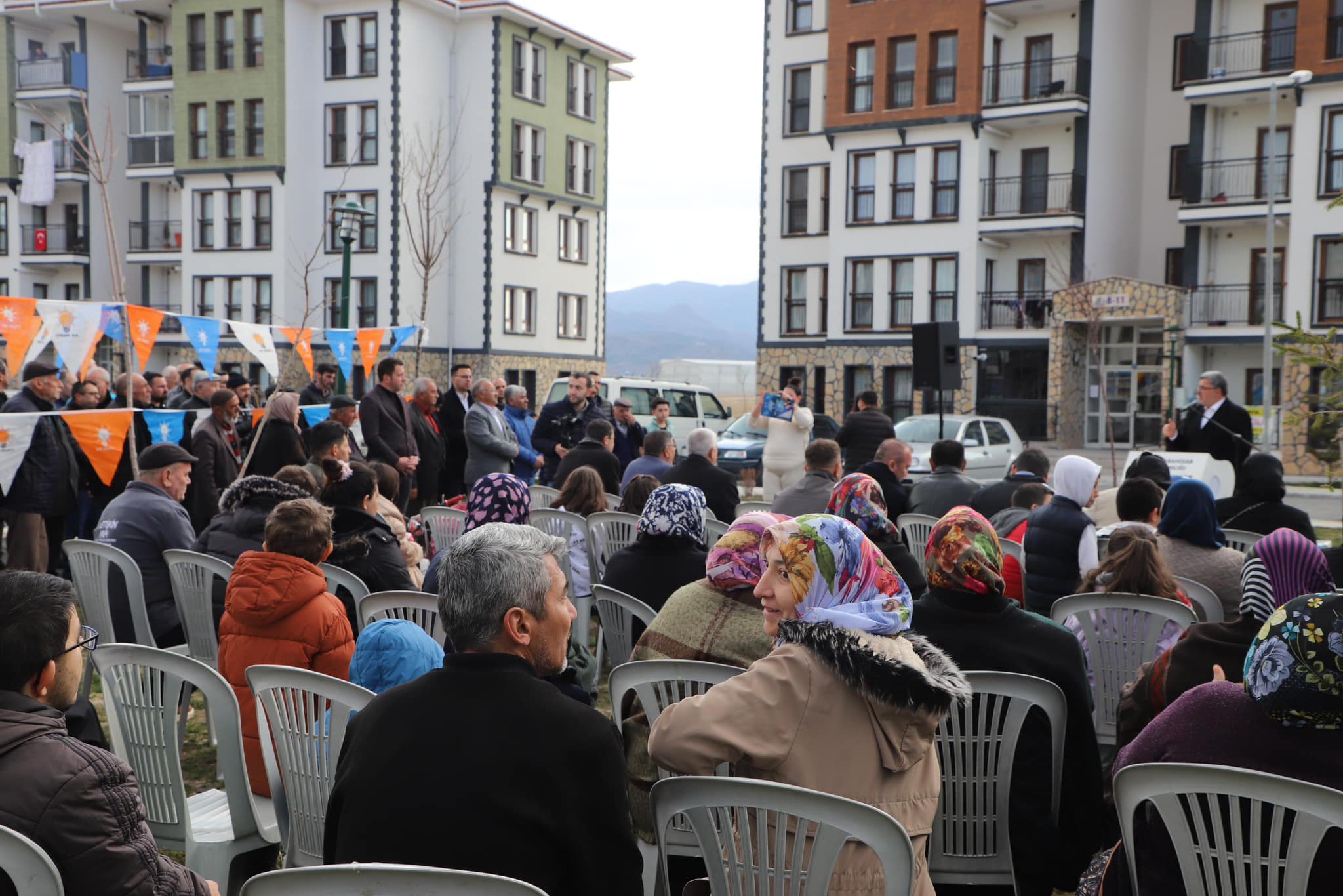 " Toki Konutları Sakinleri İle Bir Araya Geldi"