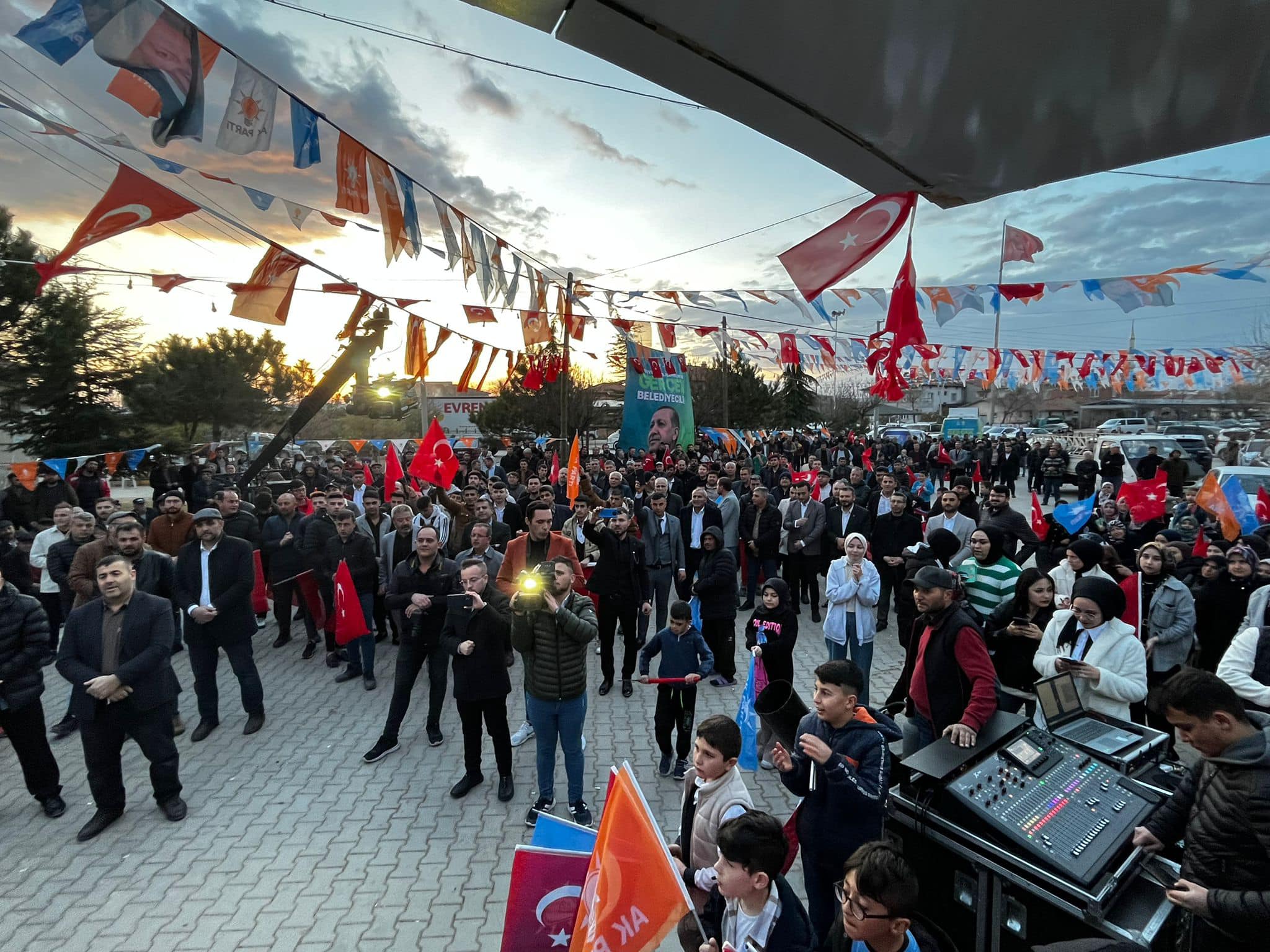 YURDUNUSEVEN  AFYONKARAHİSAR'IN HAYVANCILIK ÜSSÜNDE SKM AÇTI