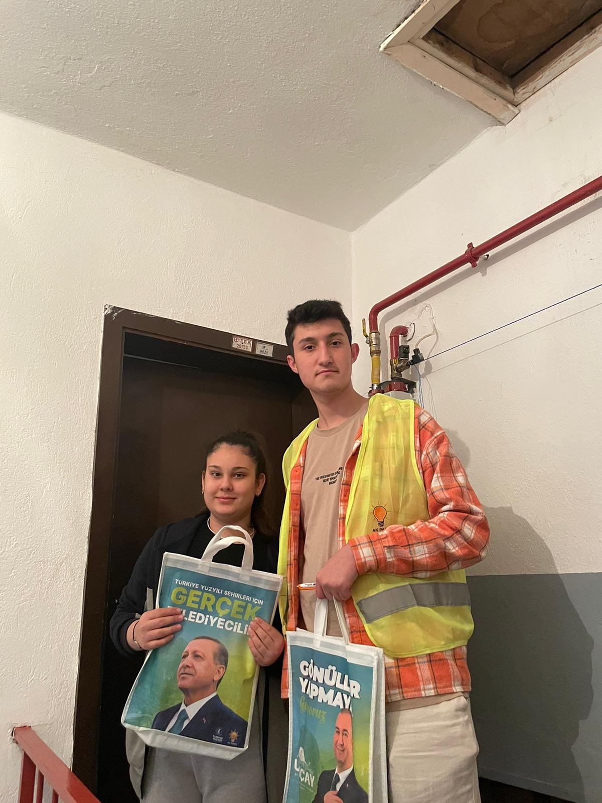 AK Gençlik Uluçay'ın Yanında