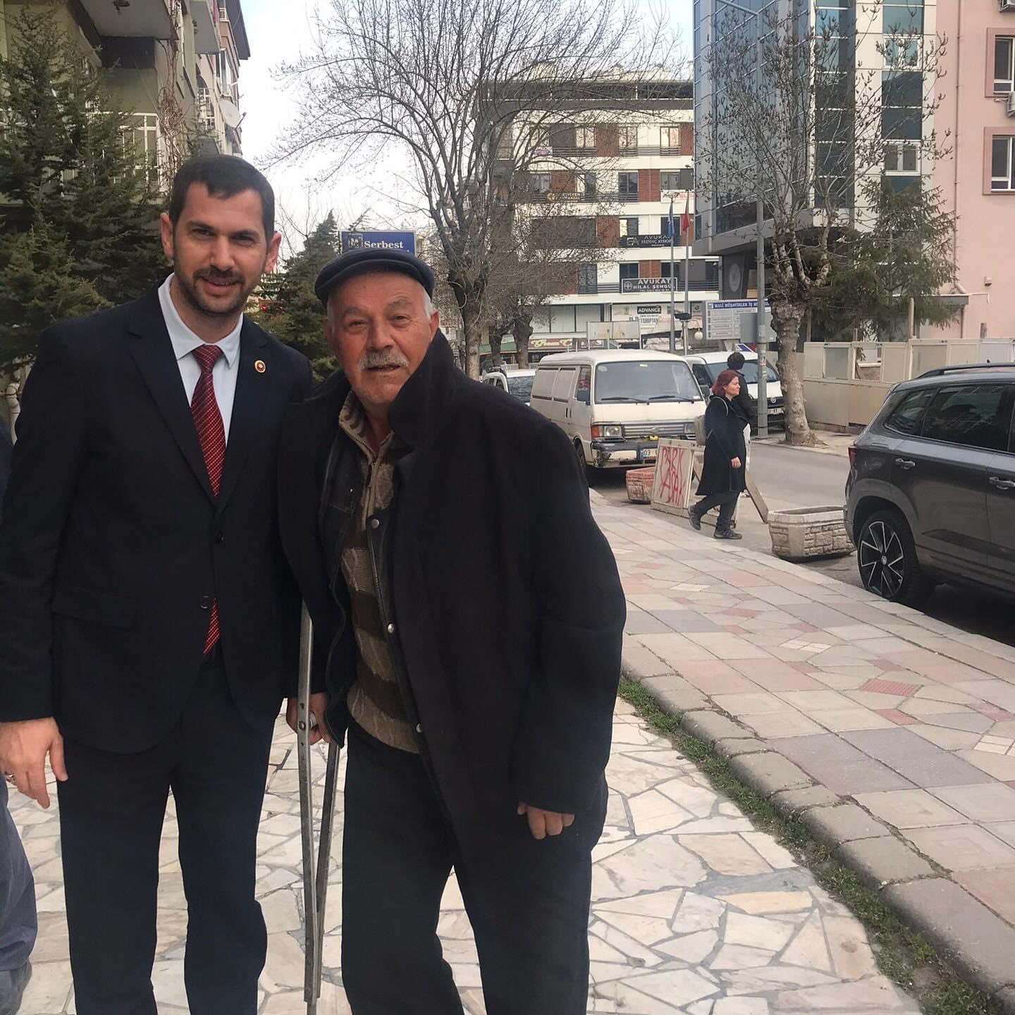 İYİ Partili Yağcı'nın Sıkmadığı El Dokunmadığı Yürek Kalmayacak