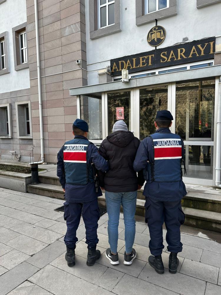 Hırsızlık Suçundan 5 Yıl Hapis Cezası İle Aranıyordu