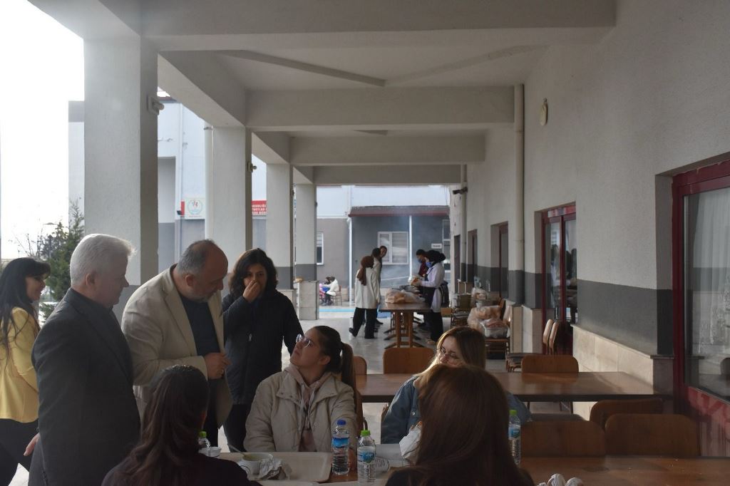 AFYON SUCUĞU YURTLARDA LEZZET DURAĞI OLUYOR