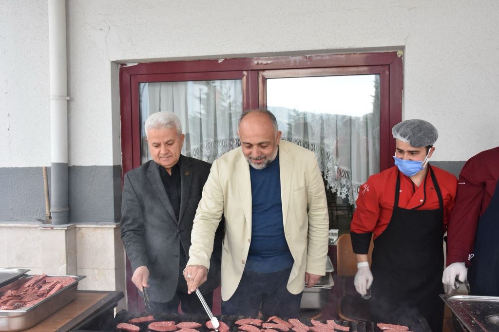 AFYON SUCUĞU YURTLARDA LEZZET DURAĞI OLUYOR