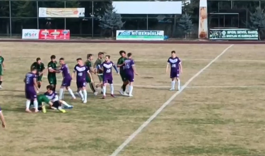 Afyon'da Süper Amatör Lig’de Gergin Maç