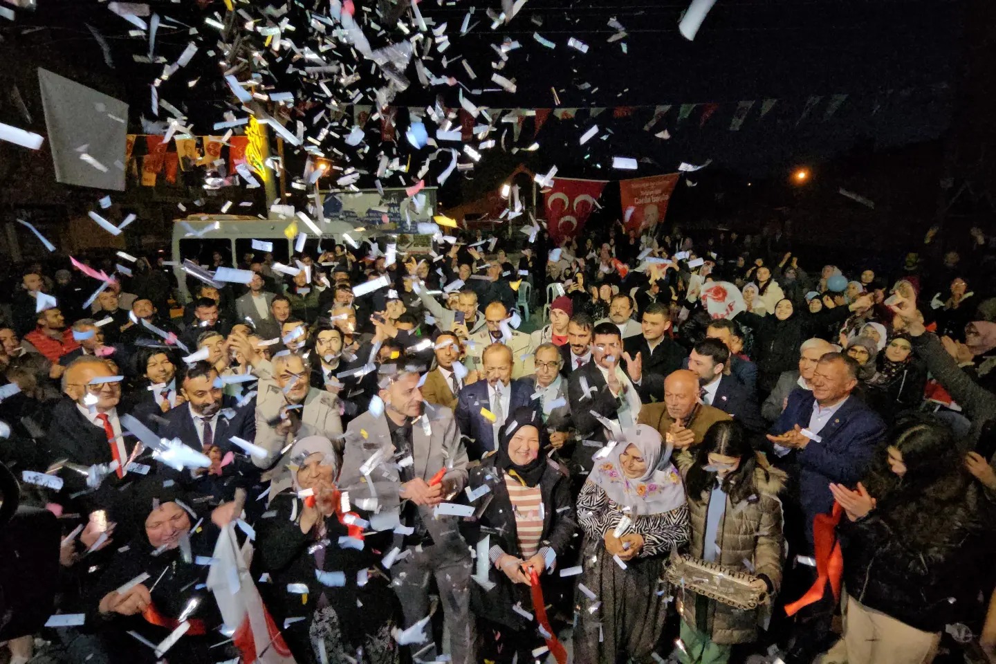 Sinanpaşa Ovasında Taytak Rüzgarı Esti