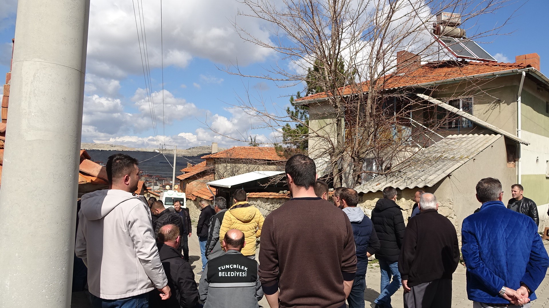Gözyaşları İle Toprağa Verildi