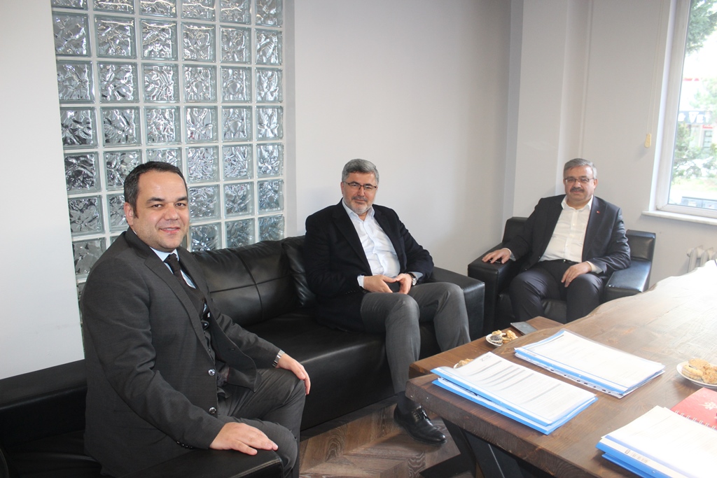 AK PARTİLİ VEKİLLERDEN ARTUK'A ZİYARET           